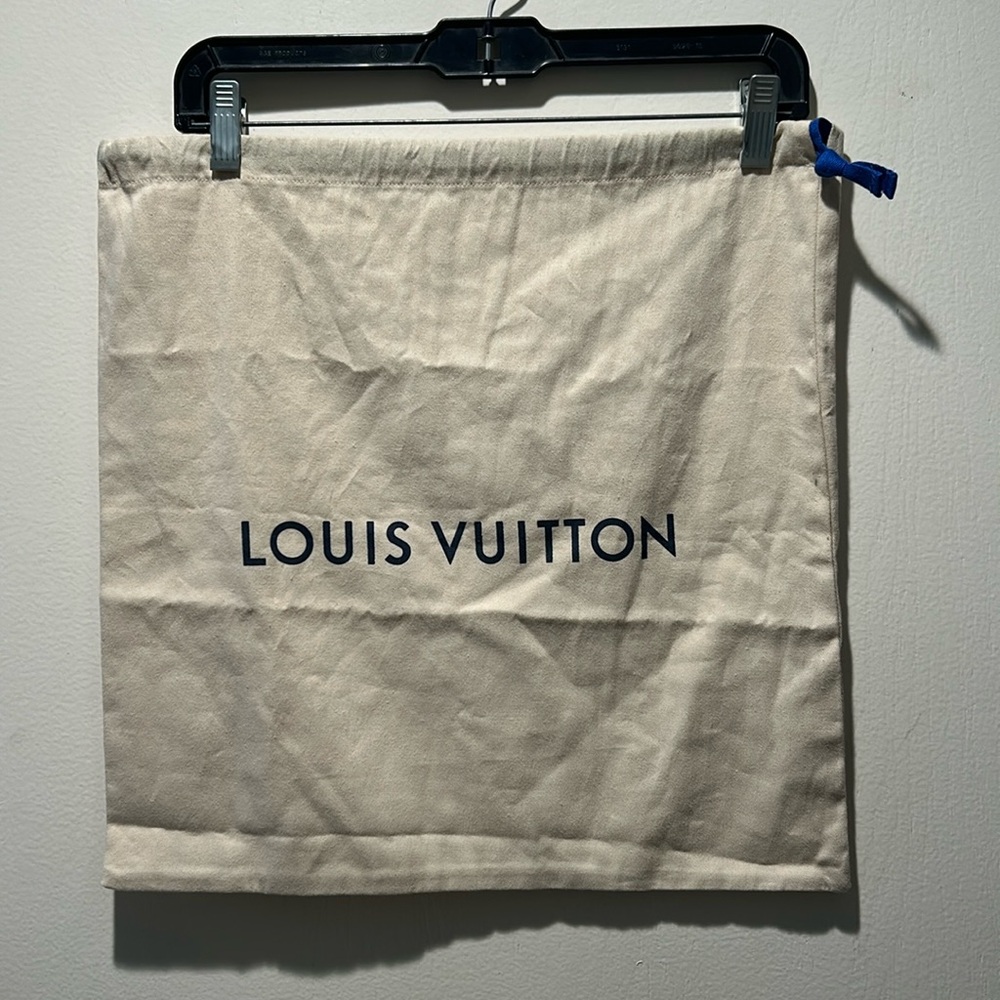 LOUIS VUITTON | Dust Bag Cover 17” x 17”